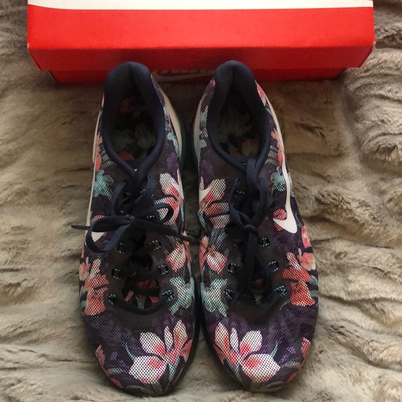 Nike Shoes - Nike Lunarglide 6 sneaker